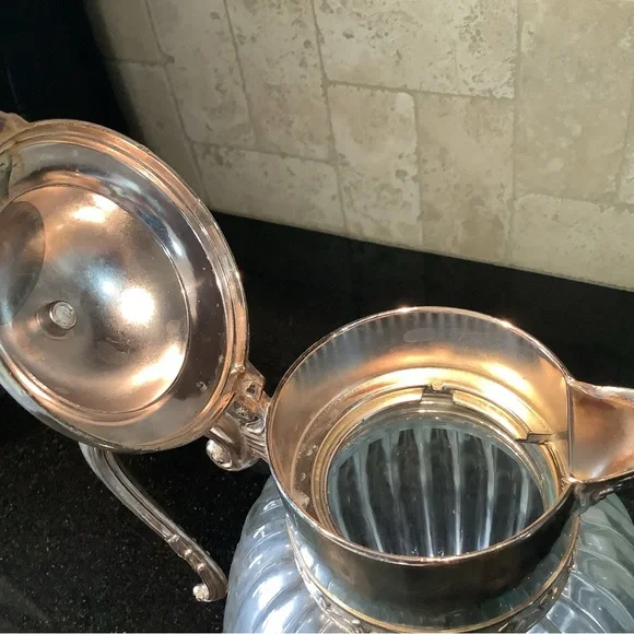 VINTAGE GLASS WATER PITCHER MADE IN ITALY ( No Other Markings)